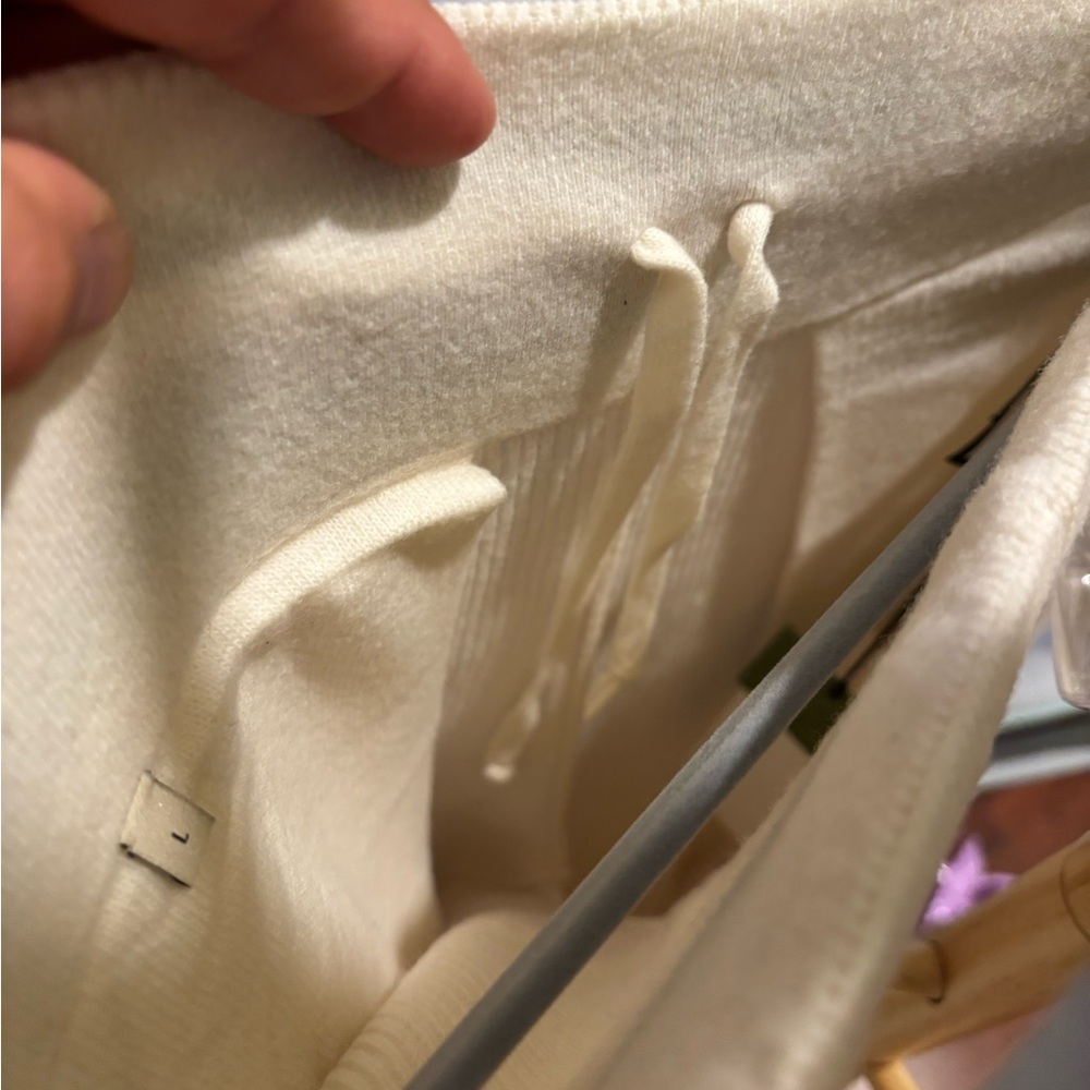 Gucci Cream Joggers with Red and Green Accents - Picture 5 of 8